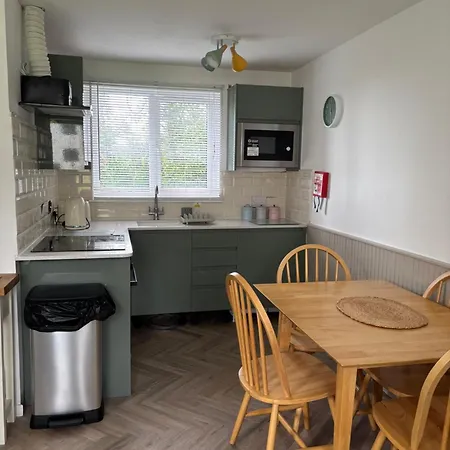 85 Strawberry Hill Διαμέρισμα *
